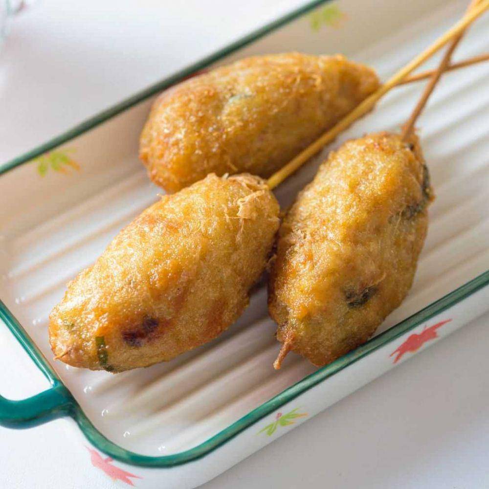 sempol udang (instagram.com/kedai_nyonya_lestari)