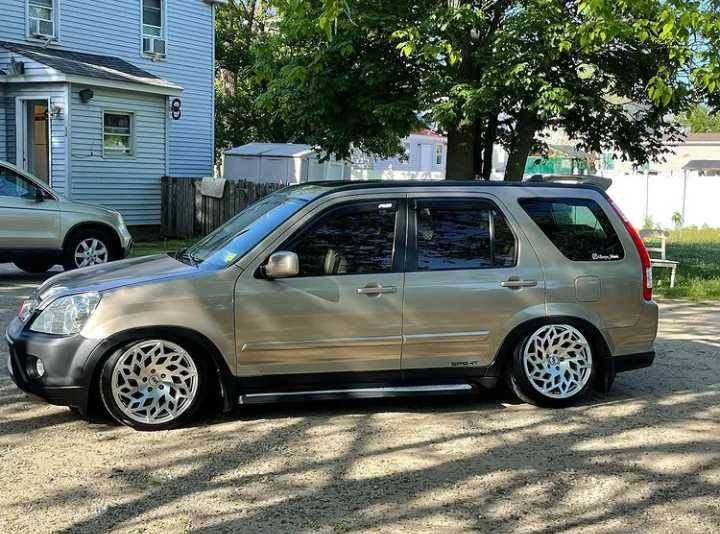 Honda CRV (instagram.com/andyespinal61)
