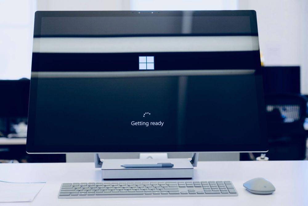 ilustrasi sistem operasi Windows (unsplash.com/Johny vino)