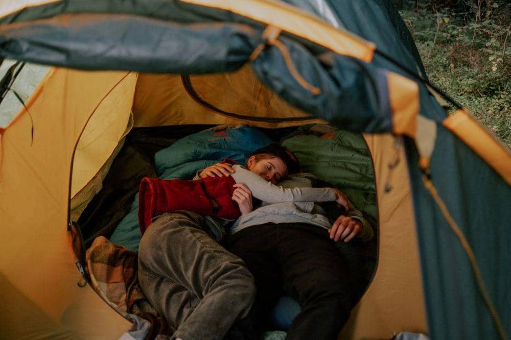 ilustrasi camping sex (pexels.com/cottonbro)