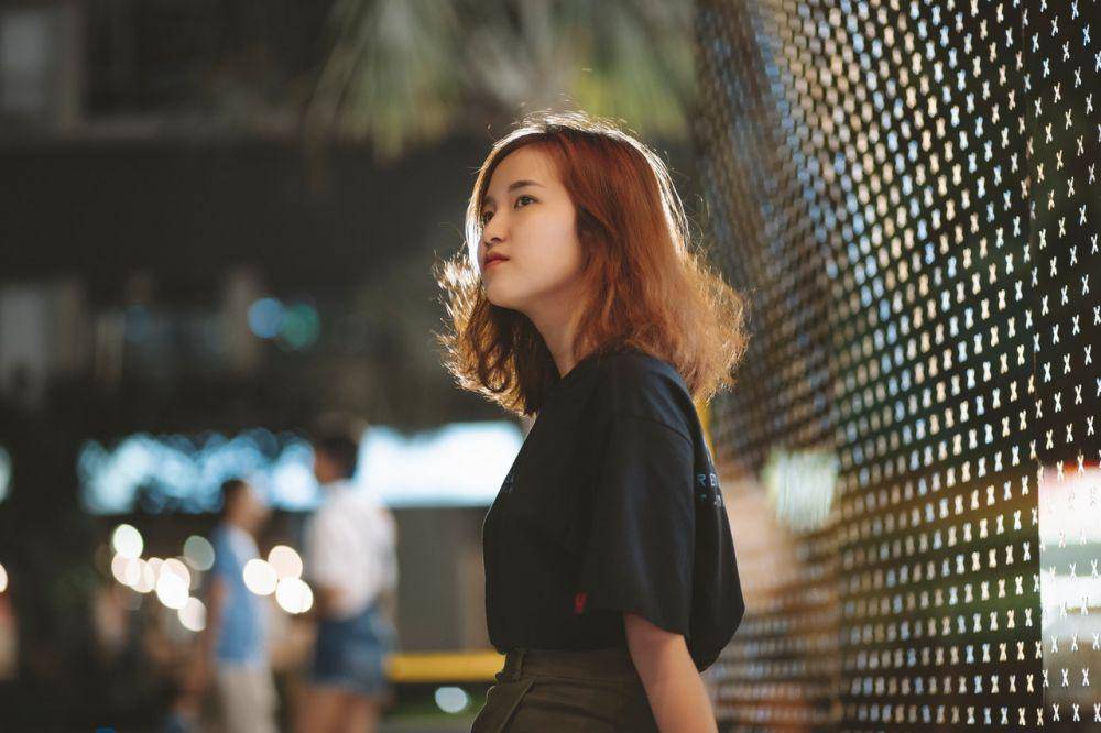 ilustrasi perempuan baju hitam (pexels.com/Streetwindy)