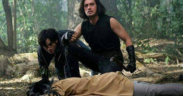 Yuda dan Dananjaya mendapati Arimbi tewas ( Dok. Satria Dewa Studio / Gatotkaca Satria Dewa )