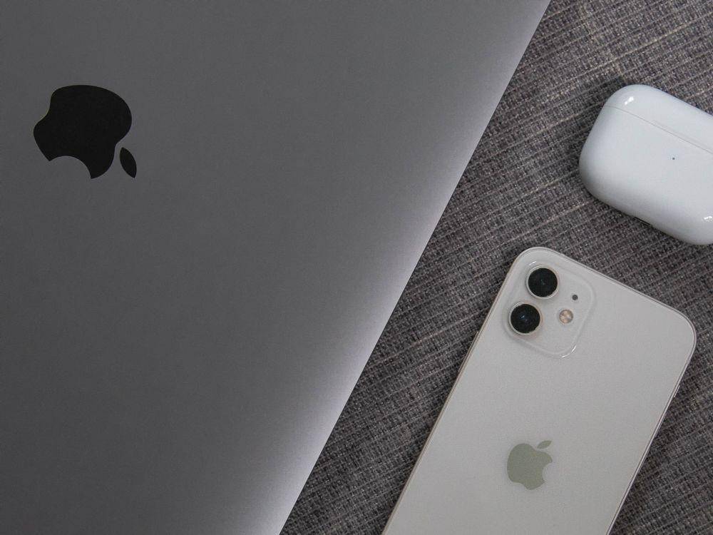 ilustrasi produk Apple (unsplash.com/Vista Wei)