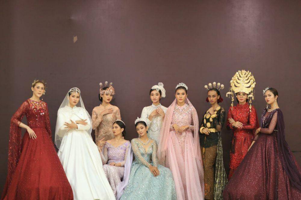 Midodareni menampilkan 10 busana tradisional di Sumut Fashion Week 2022 di Medan