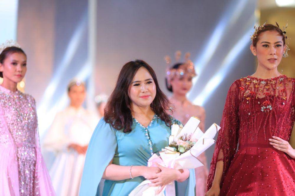 Midodareni menampilkan 10 busana tradisional di Sumut Fashion Week 2022 di Medan