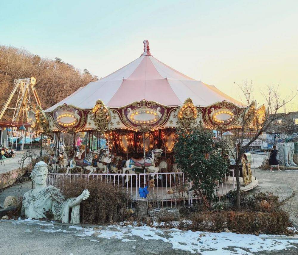 Yongma Land (instagram.com/natyceres)