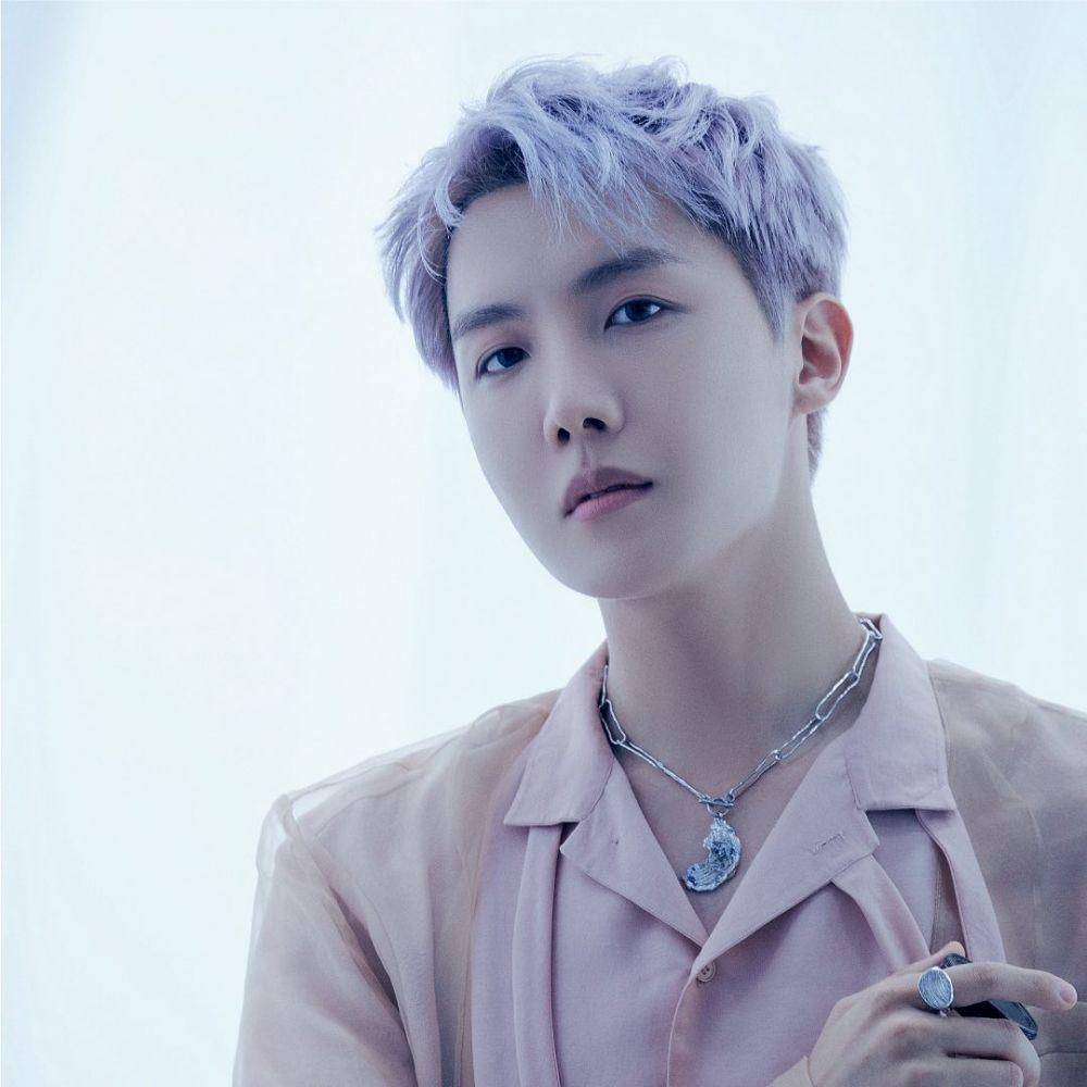 J-Hope dalam Proof Concept Photo. (ig/bts.bighitofficial)