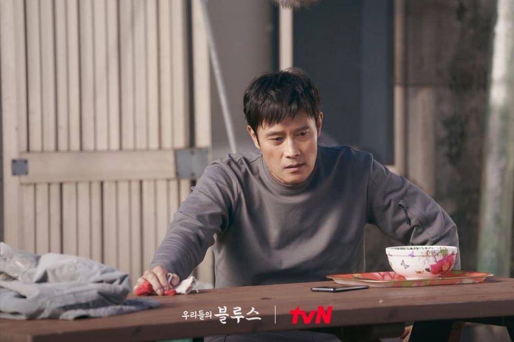 Lee Byung Hun di drama Our Blues (instagram.com/tvn_drama)