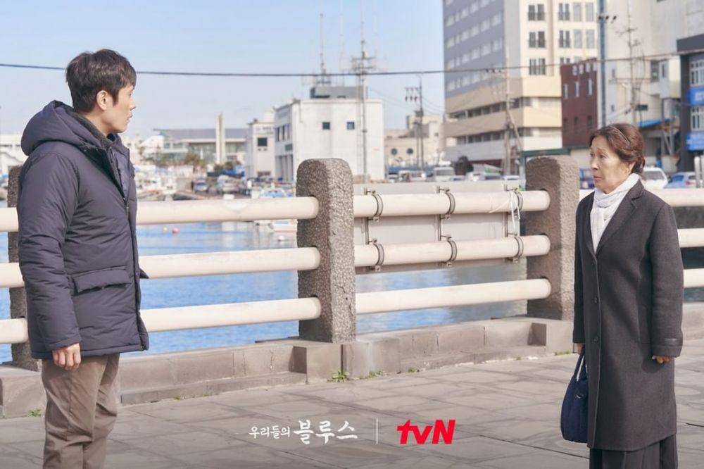 Kim Hye Ja dan Lee Byung Hun di drama Our Blues (instagram.com/tvn_drama)