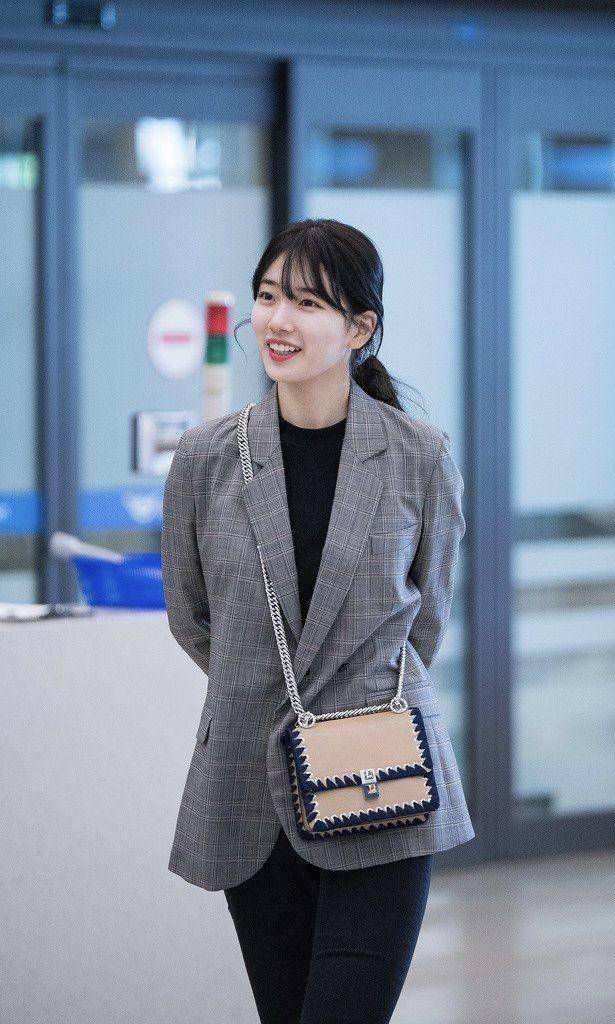 Bae Suzy. (twitter.com/moon4light).