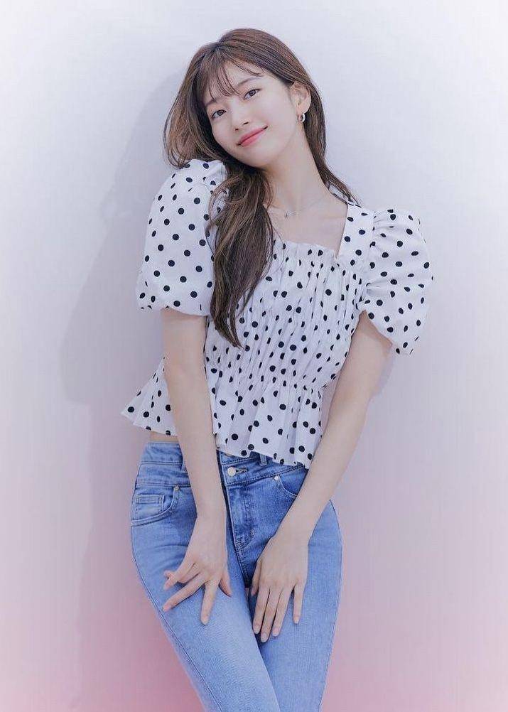 Bae Suzy. (Instagram.com/skuukzky).