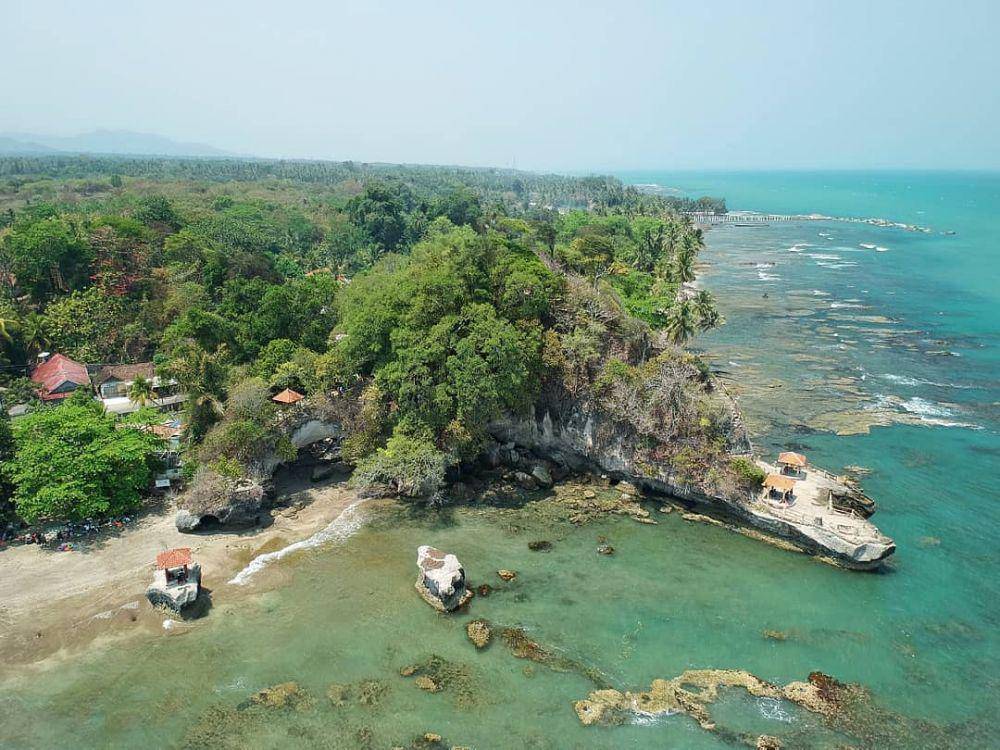 Pantai Karang Bolong (instagram.com/saefullah_14)