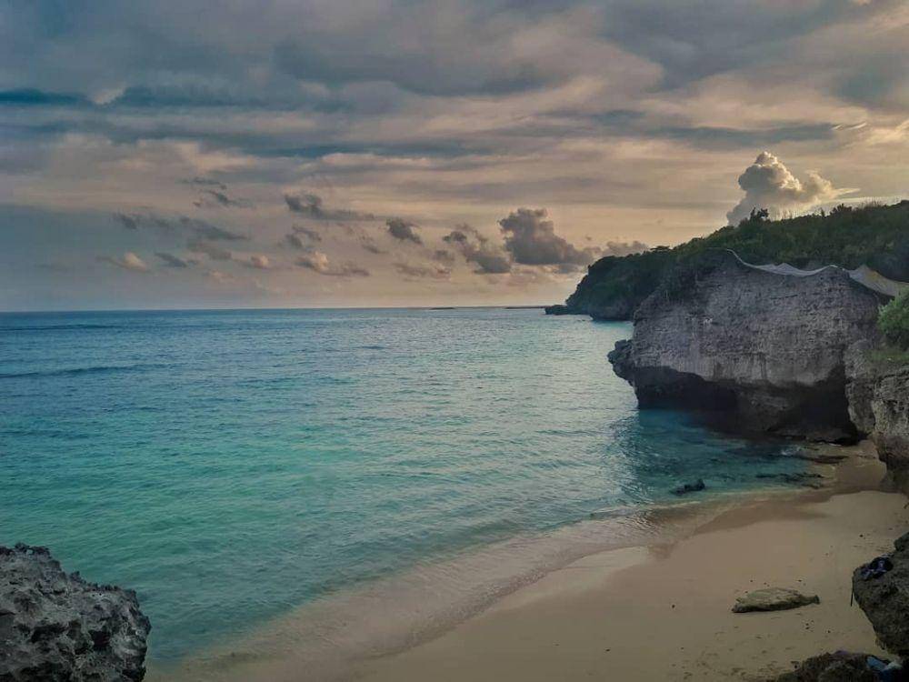 Pantai Pura Geger (instagram.com/loco_lok)
