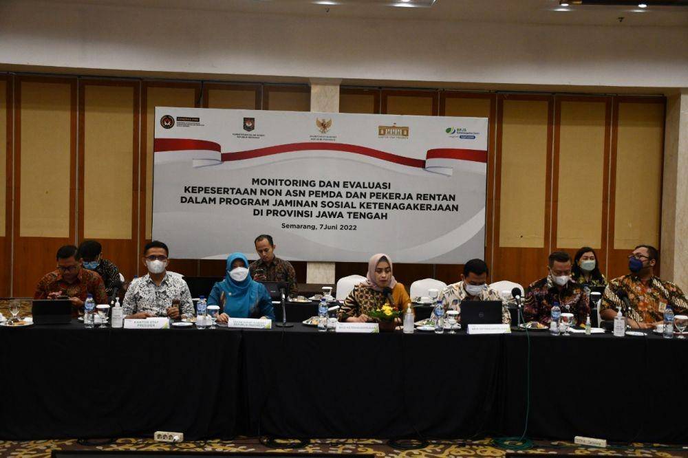 Rapat monev kepesertaan non ASN pemda yang dilaksanakan bersama kementerian terkait dan BPJS Ketenagakerjaan (BPJAMSOSTEK) di Provinsi Daerah Istimewa Yogyakarta (DIY) dan Jawa Tengah pada 6-7 Juni 2022. (Dok. BPJS Ketenagakerjaan)