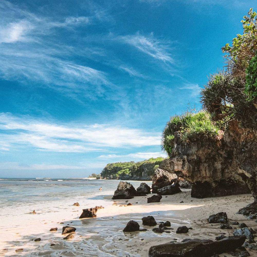 Pantai Pura Geger (instagram.com/ericandoko)