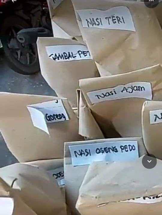 nasi bungkus lucu (facebook.com/Banjar s h i t p o s t i n g)