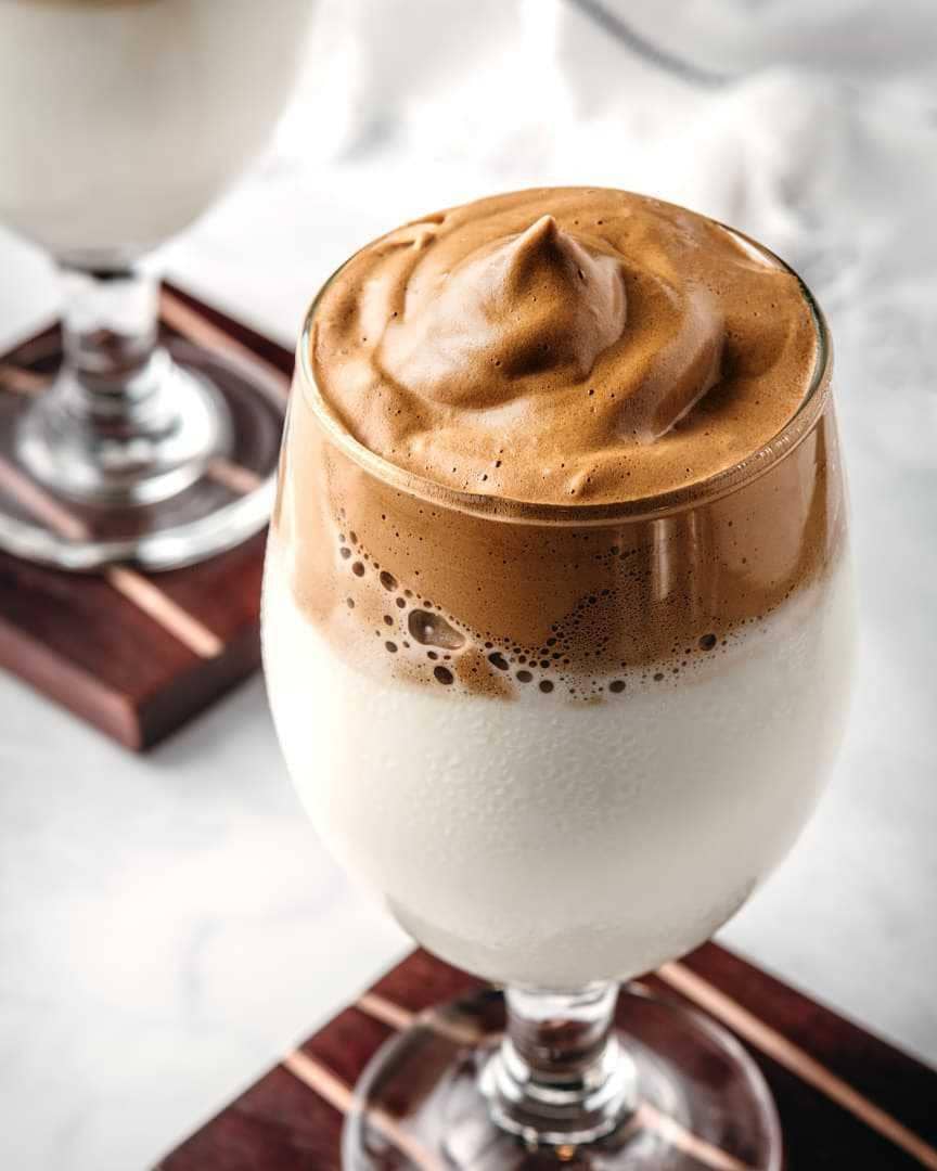 kopi dalgona (instagram.com/cooking_with_wine)