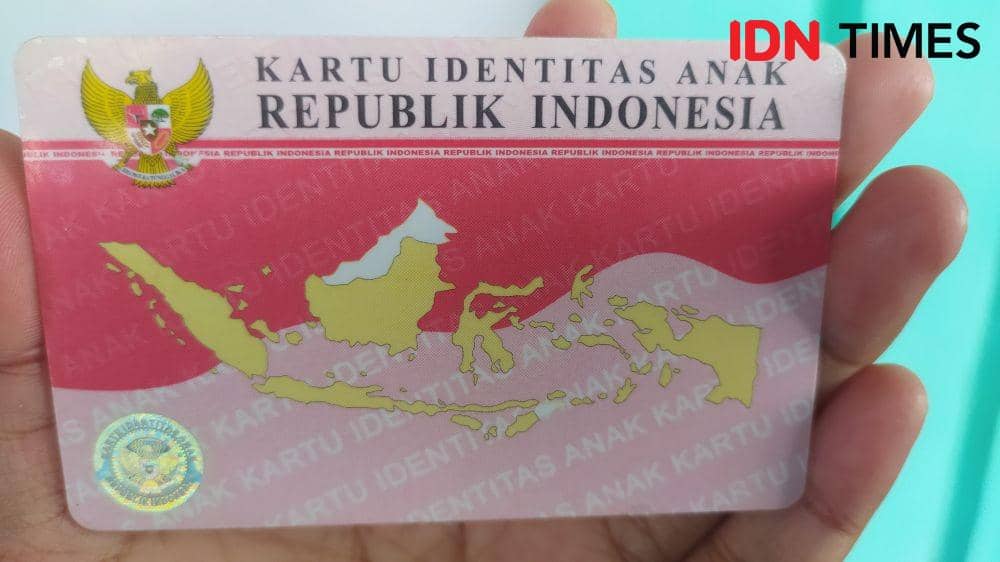 Ilustrasi kartu identitas anak. IDN Times/Asrhawi Muin