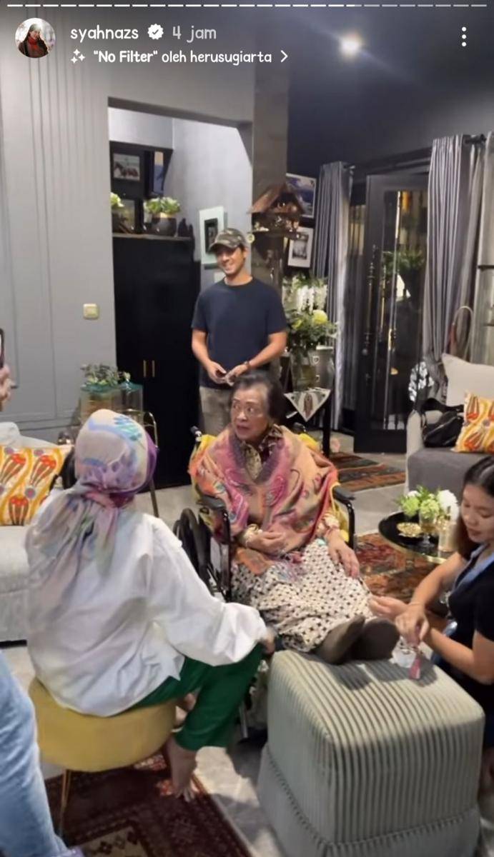 Momen mamih Popon bertemu Arya Saloka. (instagram.com/syahnazs)