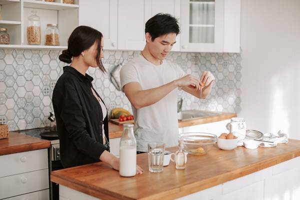 Cooking date sebagai ide ngedate (pexels.com/vlada-karpovich)
