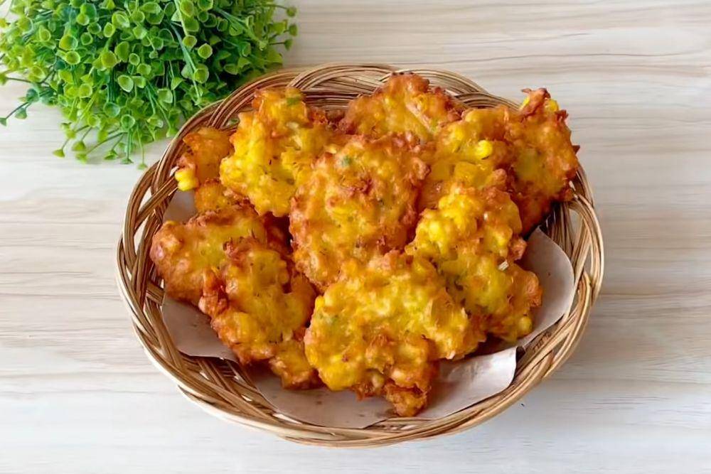 bakwan jagung (youtube.com/Fun Cooking With Yackikuka)