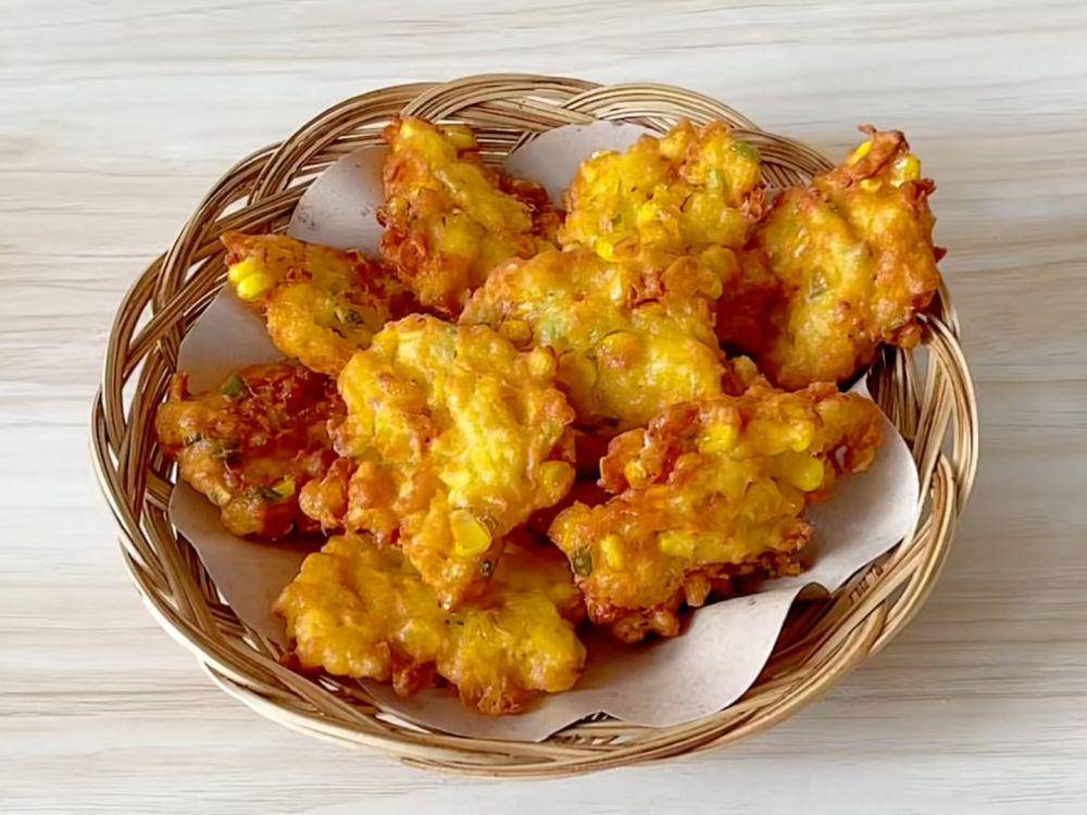 ilustrasi bakwan jagung (youtube.com/Fun Cooking With Yackikuka)