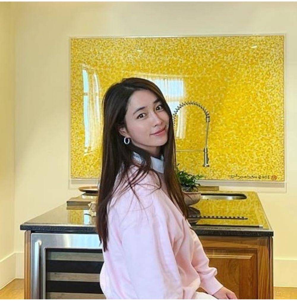 Lee Min Jung (instagram.com/216jung)