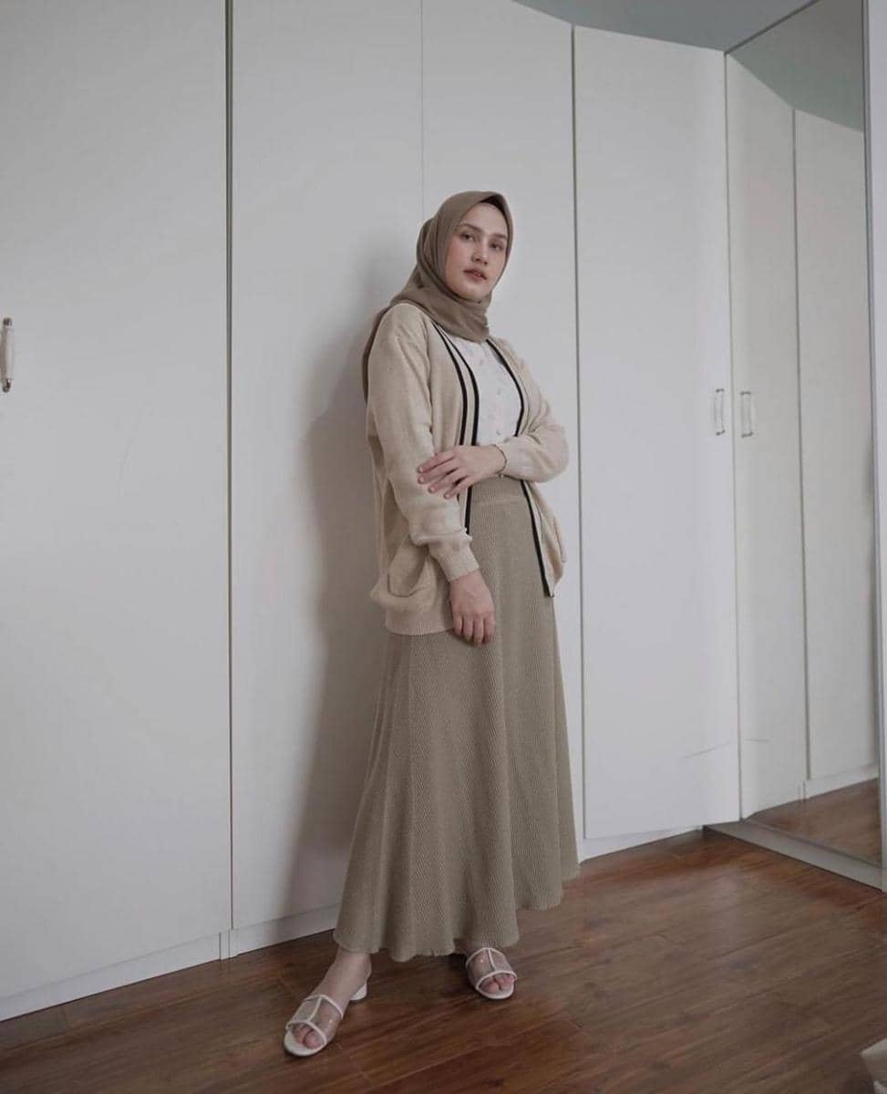 Gaya modis di rumah ala selebgram Dwi Handayani (instagram.com/dwihandaanda)