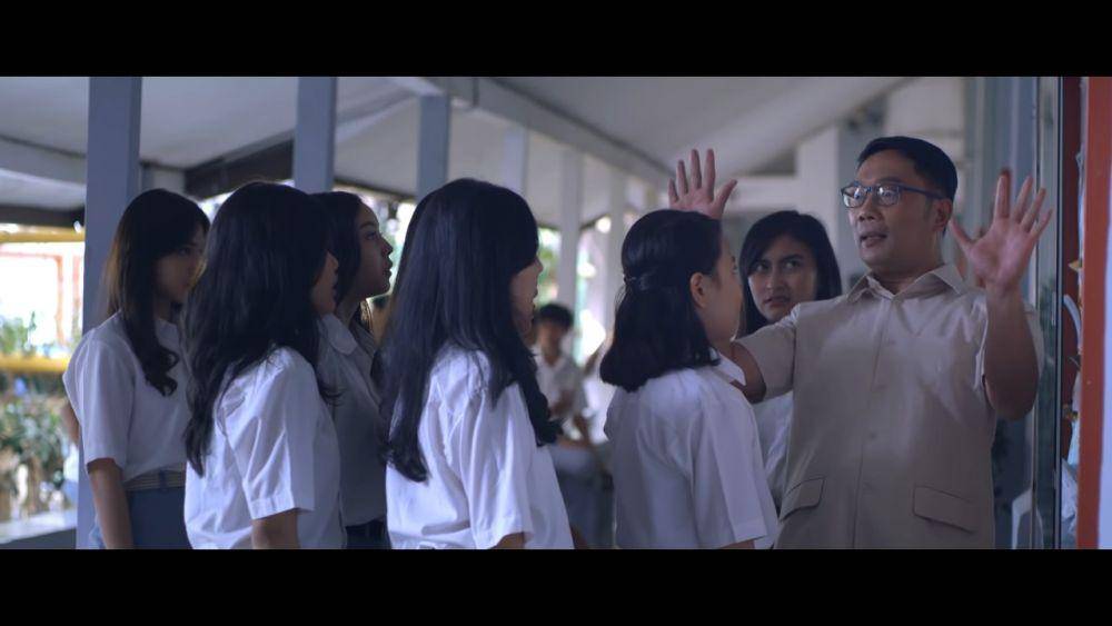 Ridwan Kamil di film Dilan 1990 (youtube.com/Falcon)