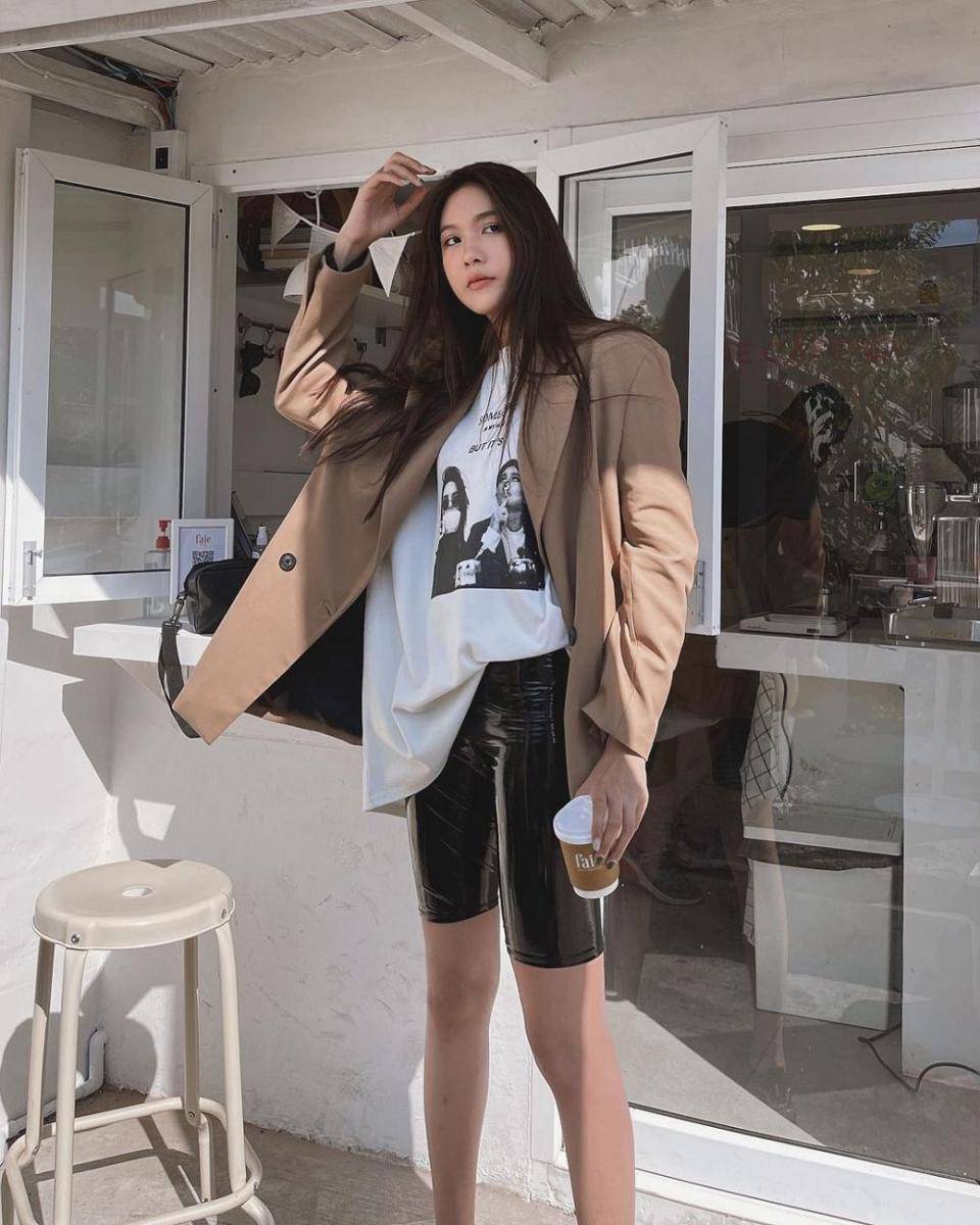 outfit hangout ala Sa Anisa Nugraha (instagram.com/aniisa)