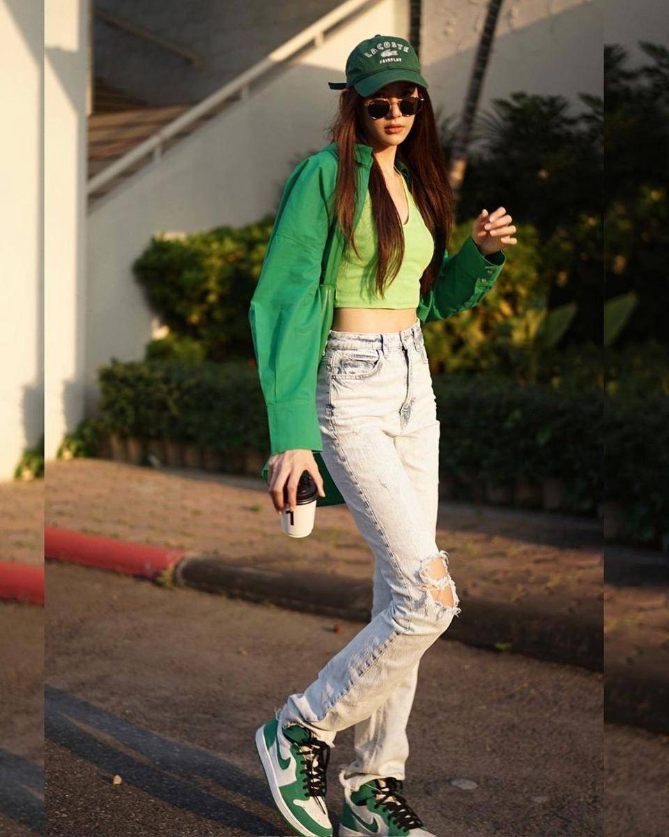 outfit hangout ala Sa Anisa Nugraha (instagram.com/aniisa)
