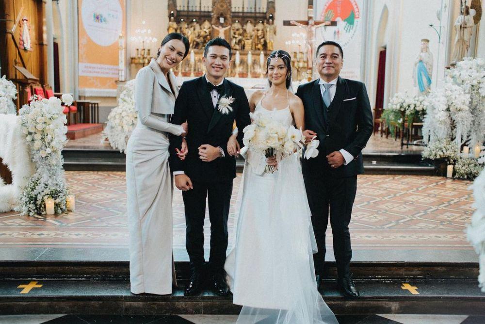 Super Private, 10 Pasangan Artis yang Memilih Konsep Intimate Wedding