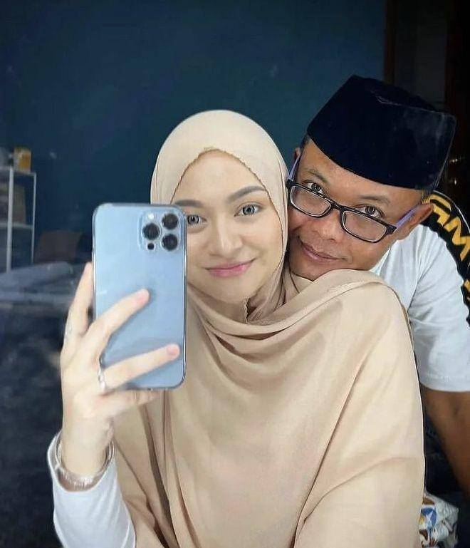 pasangan artis menikah beda usia belasan tahun (instagram.com/nathalieholscher)