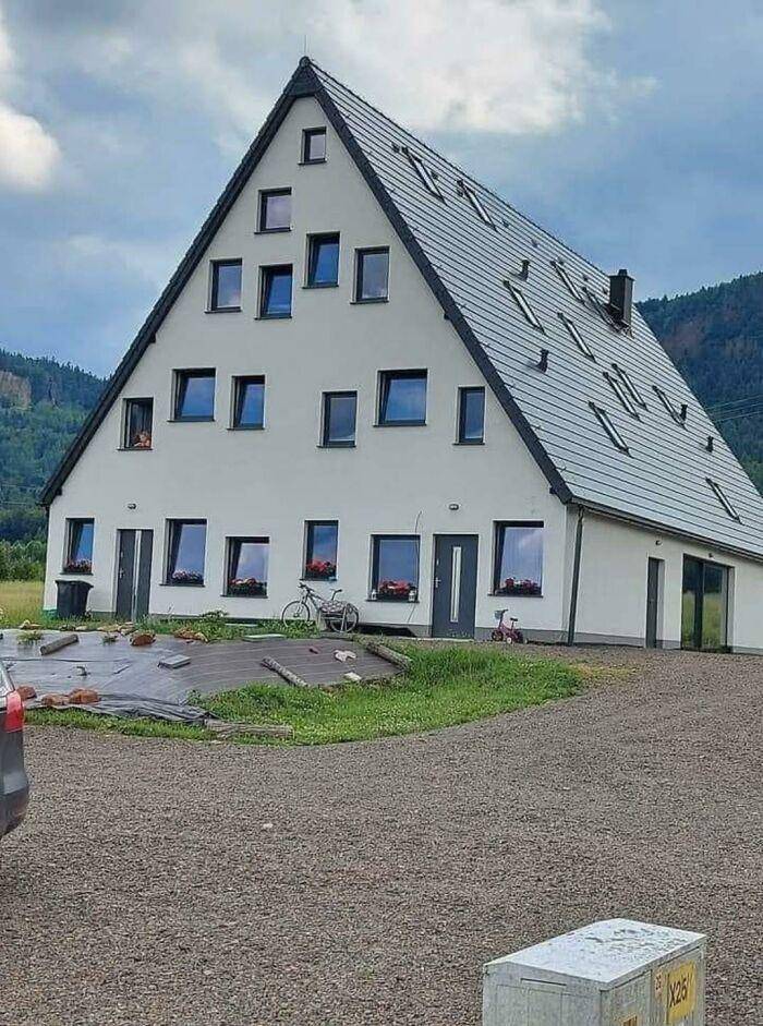 Hunian aneh yang sedang dijual. (reddit.com/ToastyKen)