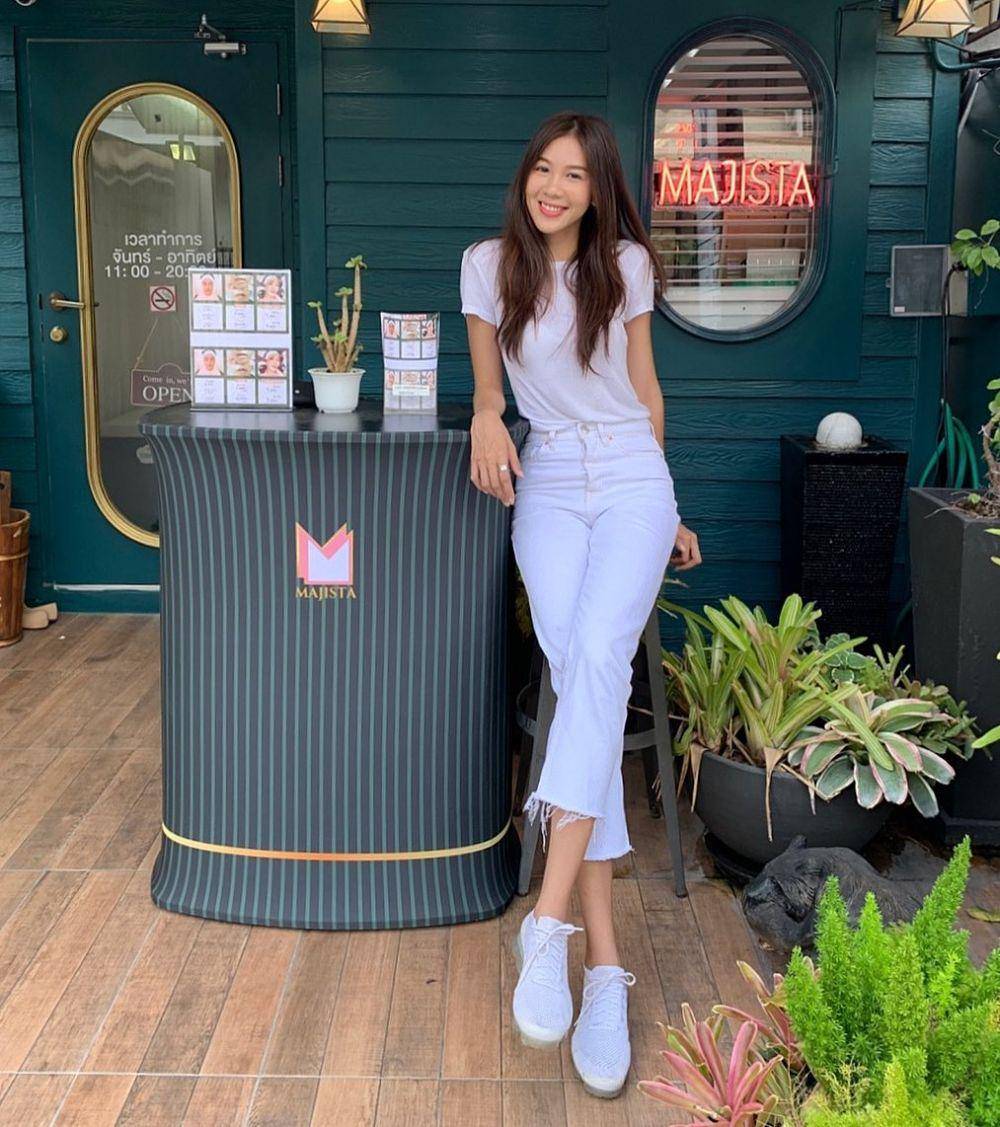 outfit hangout ala Sa Anisa Nugraha (instagram.com/aniisa)