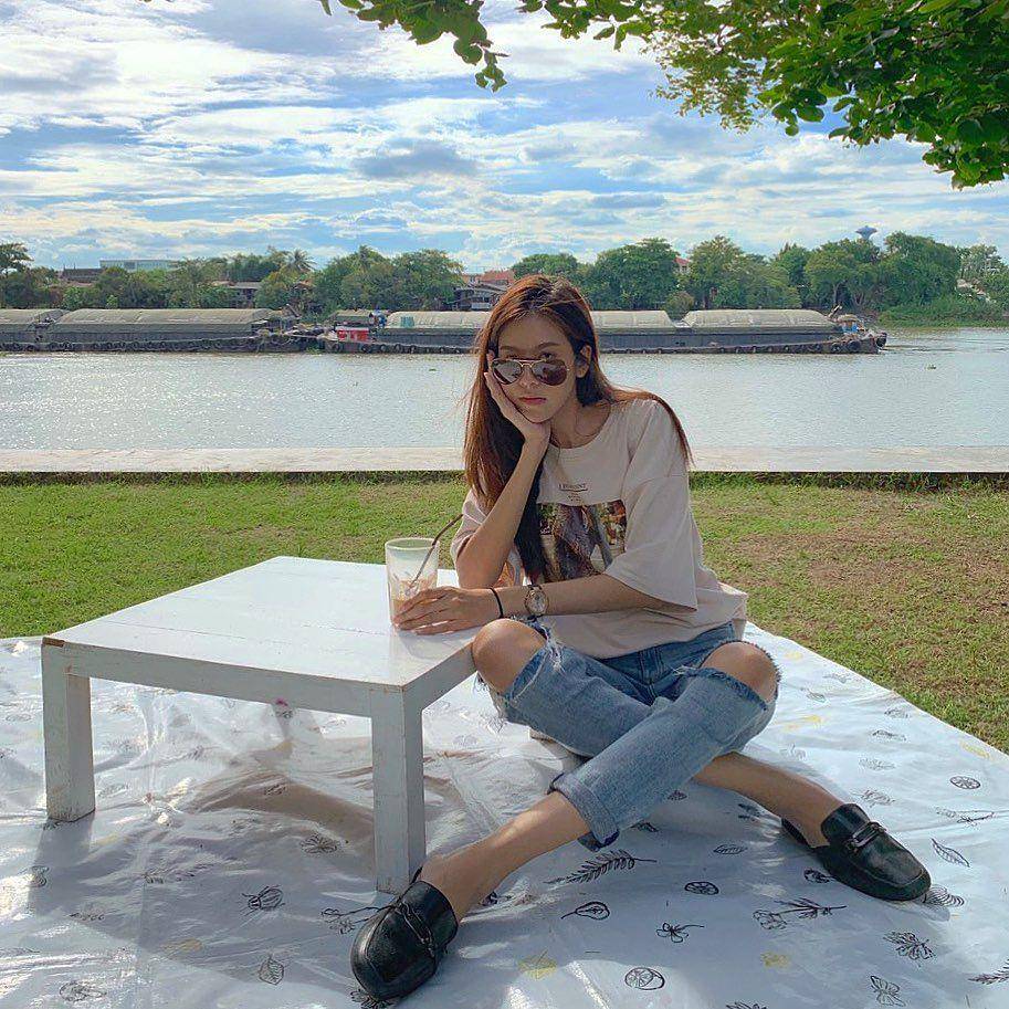 outfit hangout ala Sa Anisa Nugraha (instagram.com/aniisa)