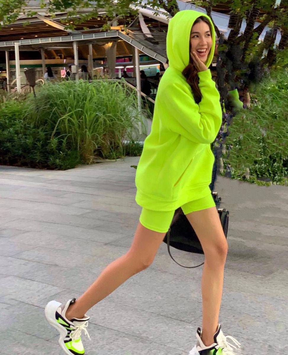 outfit hangout ala Sa Anisa Nugraha (instagram.com/aniisa)
