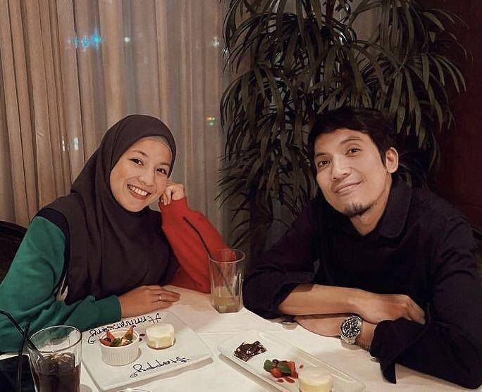 pasangan artis menikah beda usia belasan tahun (instagram.com/desta80s)