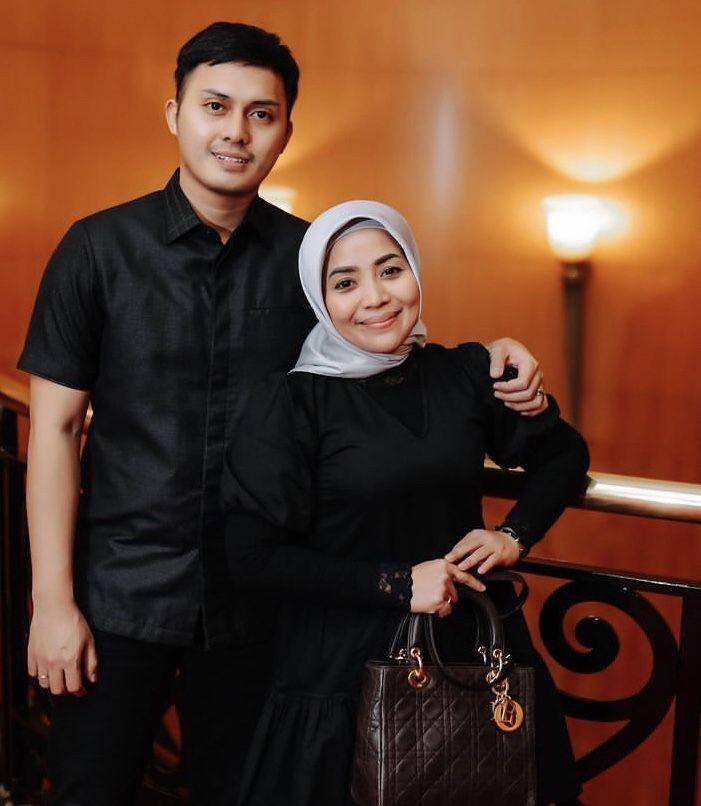 pasangan artis menikah beda usia belasan tahun (instagram.com/fadelislami_)