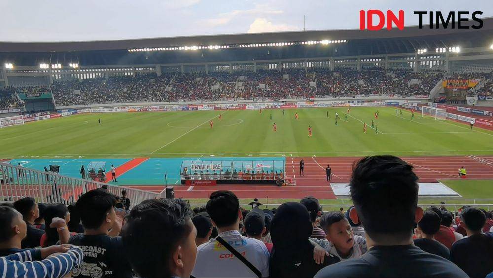 Laga Persis Solo vs PSS Sleman di Stasion Manahan. (IDN Times/Larasati Rey)
