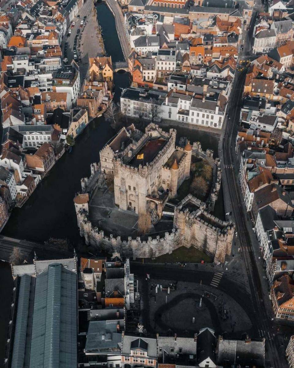 Gravensteen (instagram.com/dronefilmingbelgium)