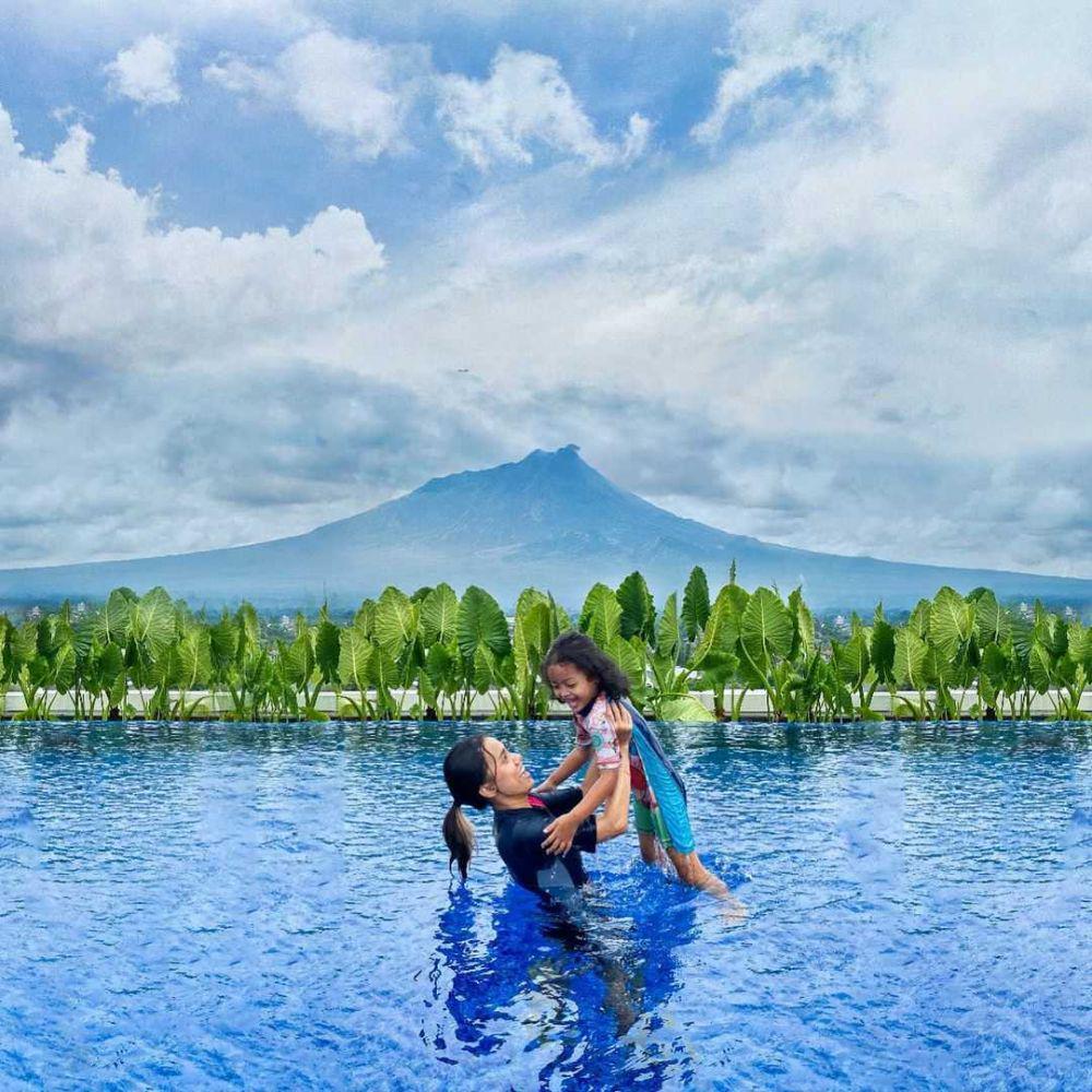 5 Hotel Mewah di Sleman dengan Fasilitas Infinity Pool, Cool!