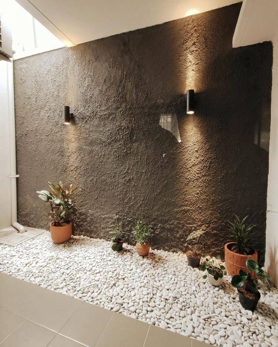 Taman samping rumah (instagram.com/house.of.benta)