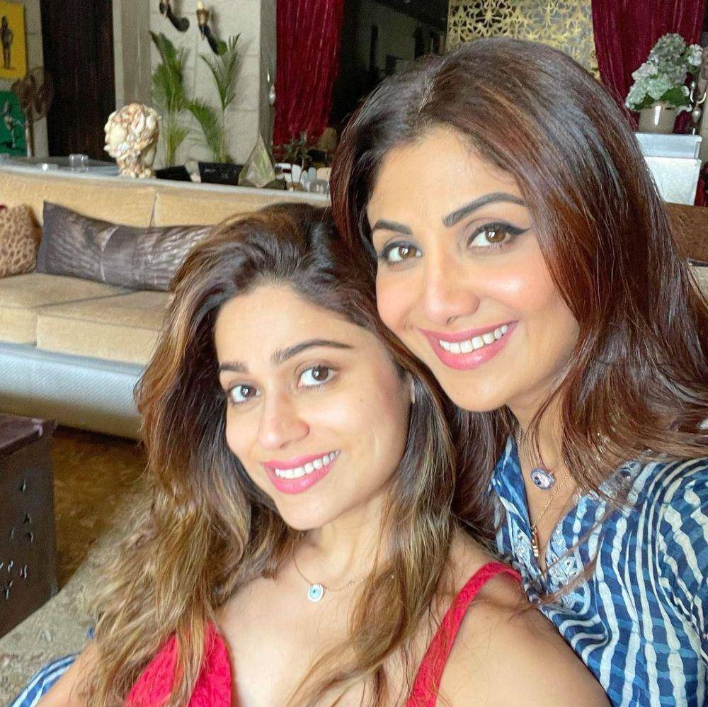 Shilpa dan Shamita shetty (instagram.com/theshilpashetty)