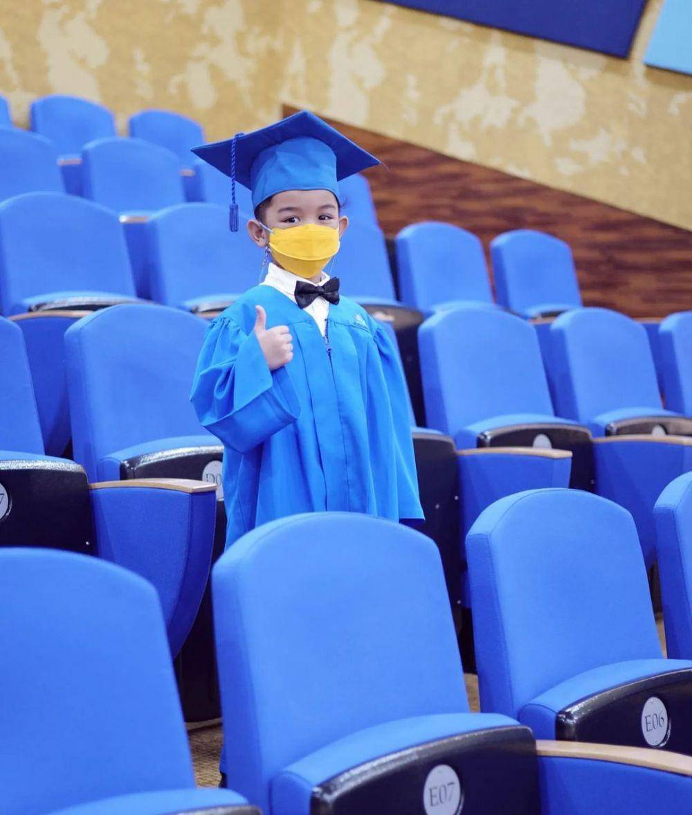 potret wisuda TK Raqilla (instagram.com/rio.stokhorst)