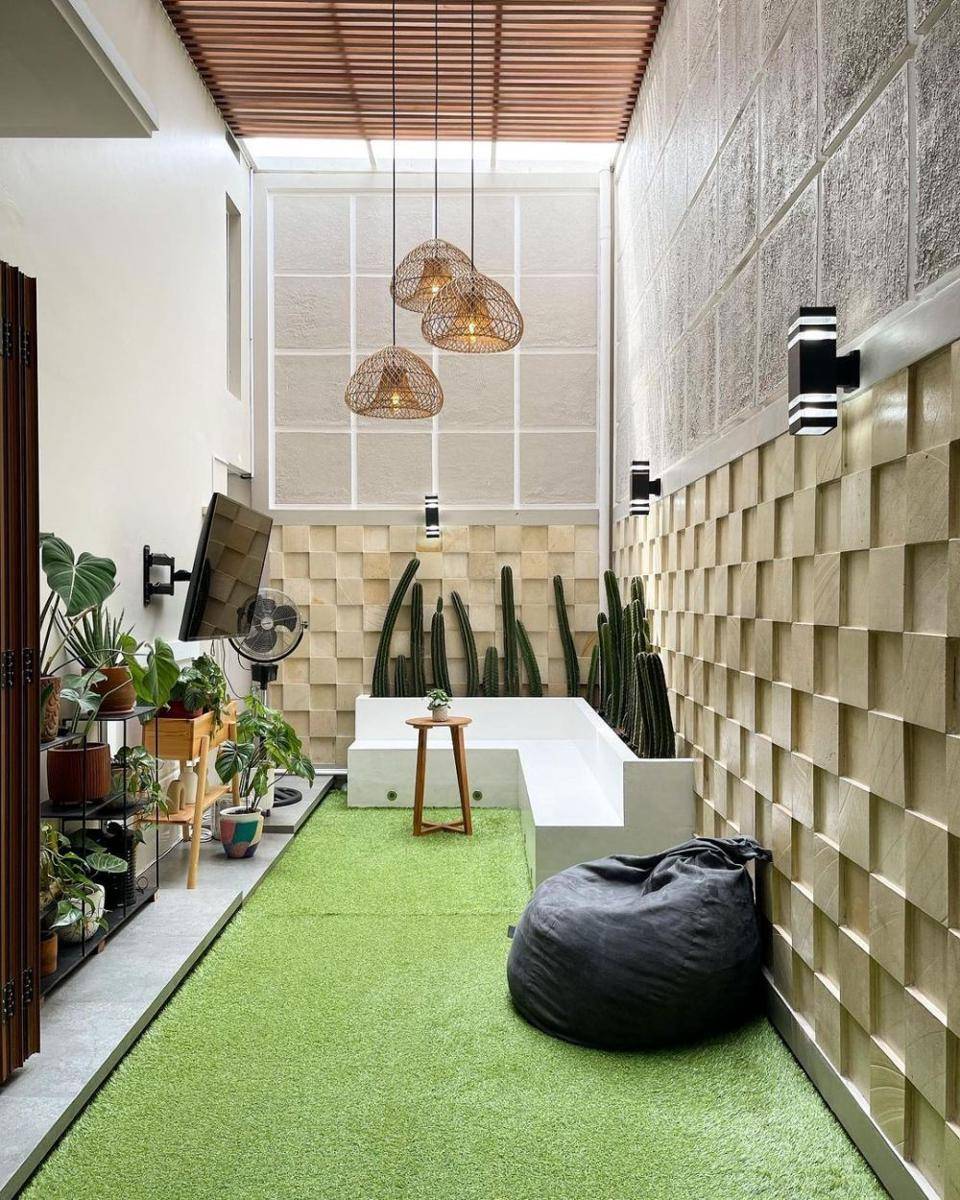 Taman samping rumah (instagram.com/rumahnayyara20)