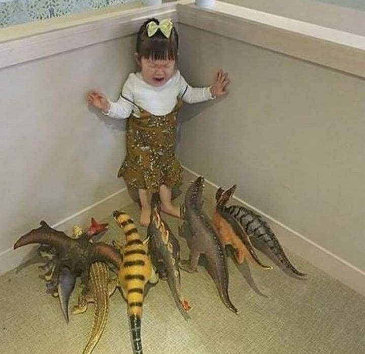 Anak kecil terjebak dalam kesulitan. (facebook.com/Kids in Precaments)