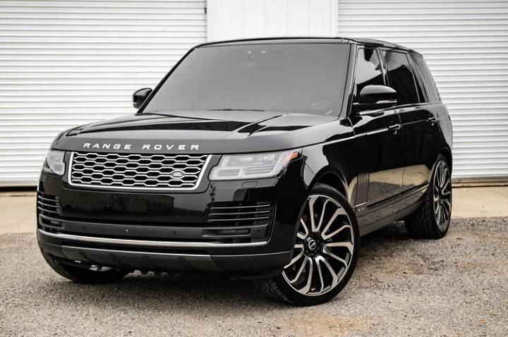 Range Rover 3.0 Autobiography LWB (instagram.com/kingpin_autosports)