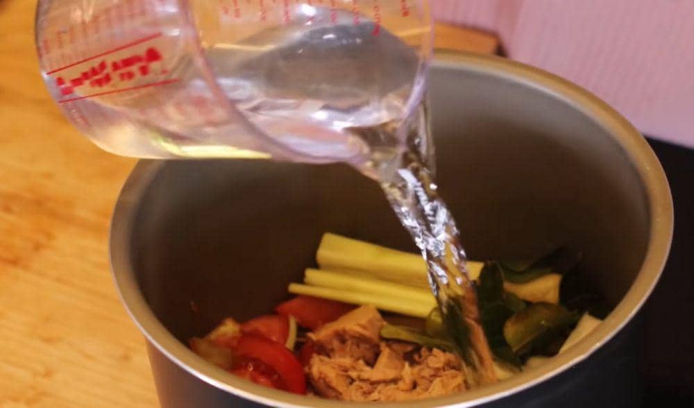 Proses memasak pasta (youtube.com/Devina Hermawan)