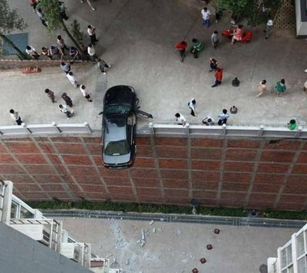 potret momen beruntung (twitter.com/BBC_Autos)